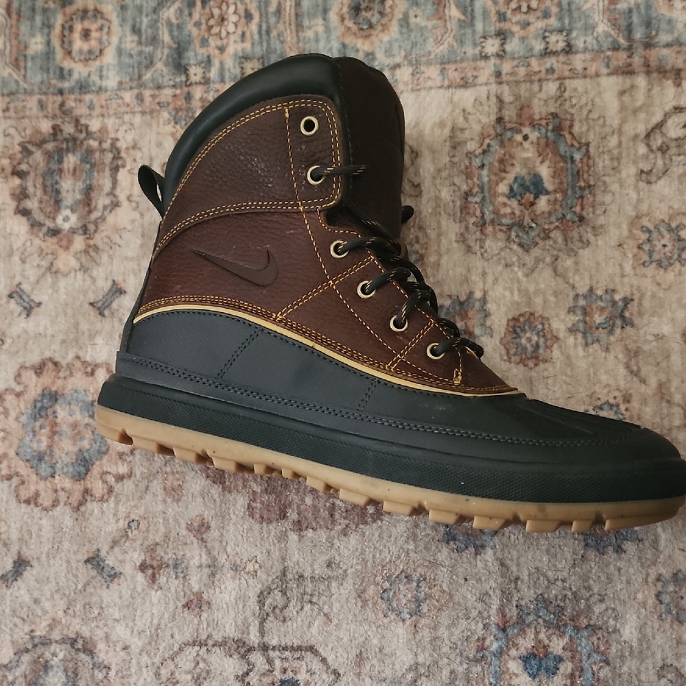 Nike Men's Black and Brown Woodside RIGHT FOOT Boot Size (10)
